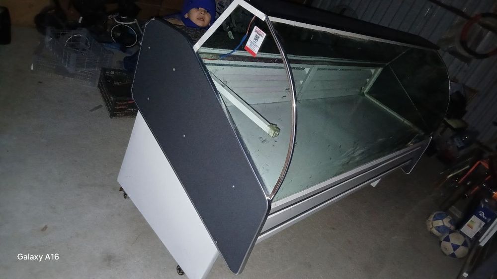 Халадилник витрина сотамиз