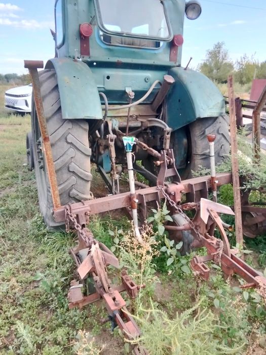 Продам трактор  плуг культиватор