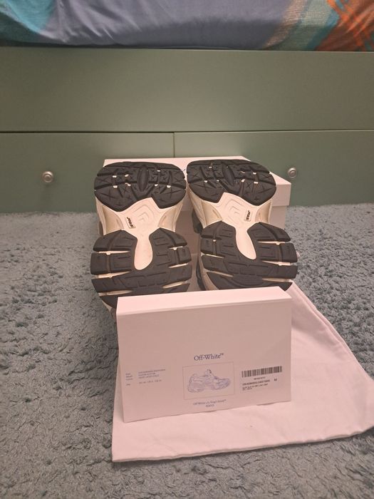 Off white glove slip-on sneakers
Glove panelled slipOff-White
Glove pa