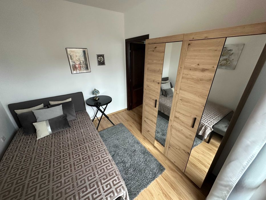 Тристаен апартамент под наем на отлична локация в Банско