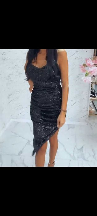 Черна официална рокля с пайети