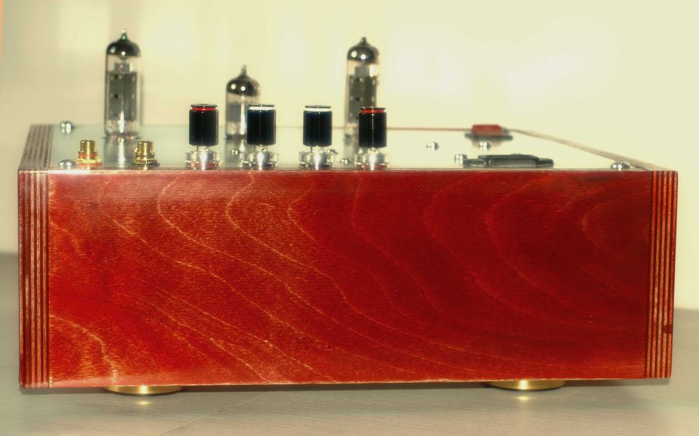 Ruby Resonance Enhancer – EL 84 SE Valve Amplifier - Лампов усилвател