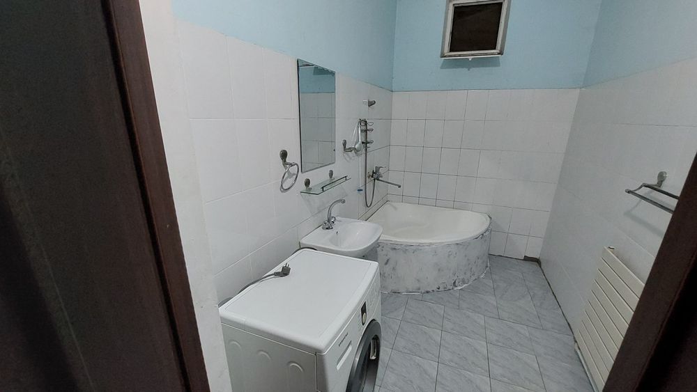 Yangihayot tumani Gulzor mahallasida ijaraga uy bor. Food sityga yaqin