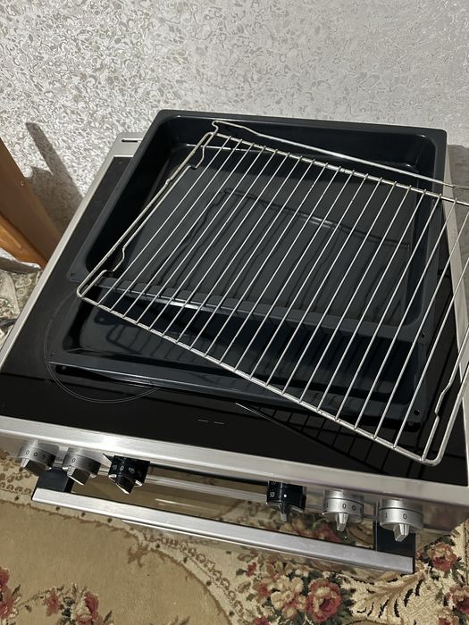 Продается эл.плита с духовкой