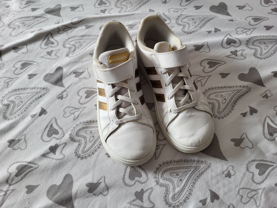 De vanzare adidași Adidas nr 34