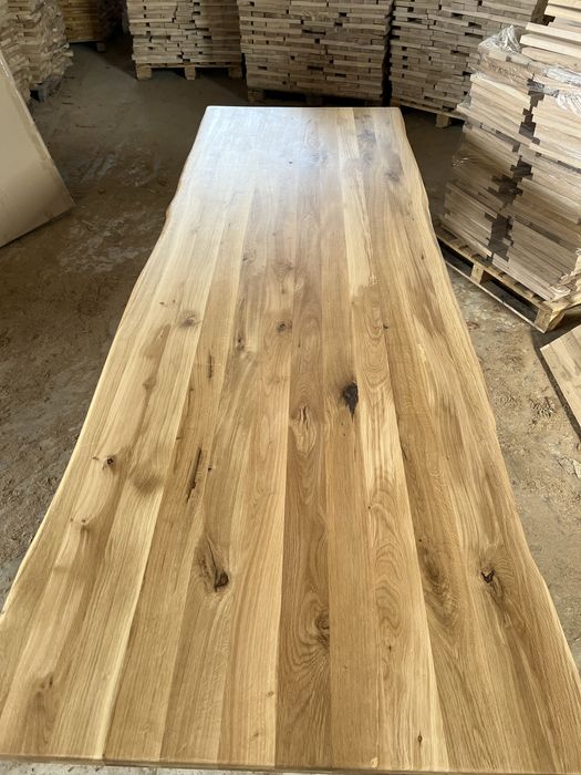 Masa din stejar cu picioare metalice