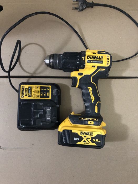 Masina gaurit Dewalt DCV 709
