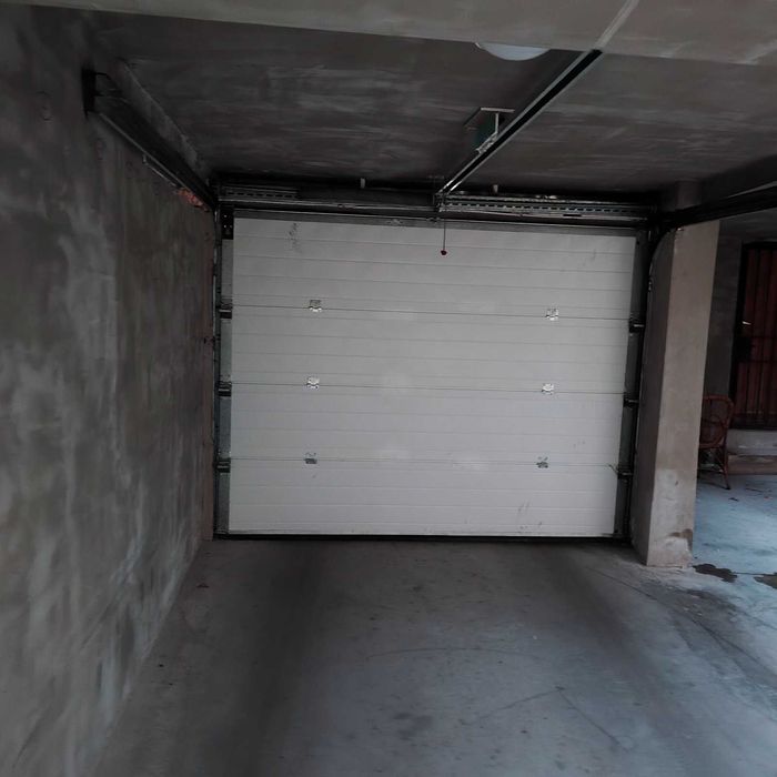 Паркомясто, ул Божур