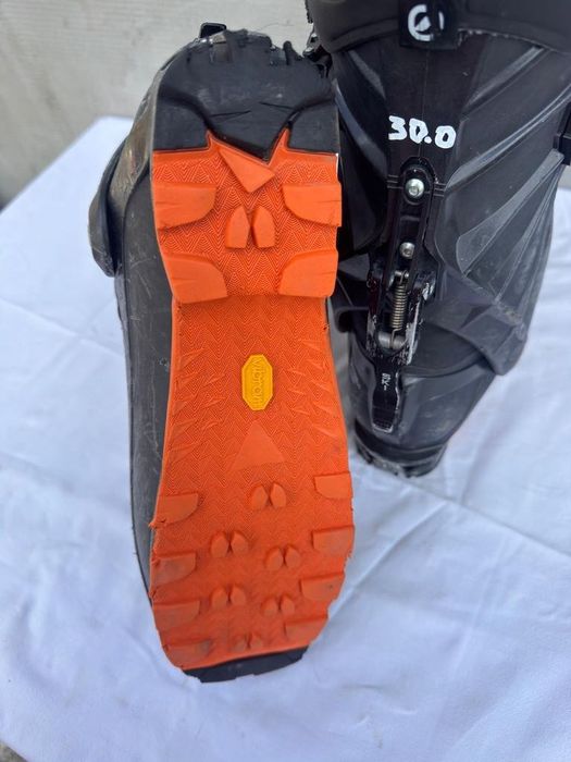 Clapari ski schi tura skimo Scarpa F1 LT Carve marime EUR:46 Mondo:30.0 Flex:100 last:100