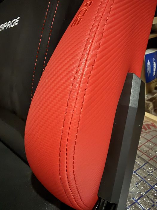 // компьютерный кресло //Rampage KL- R15 black-red