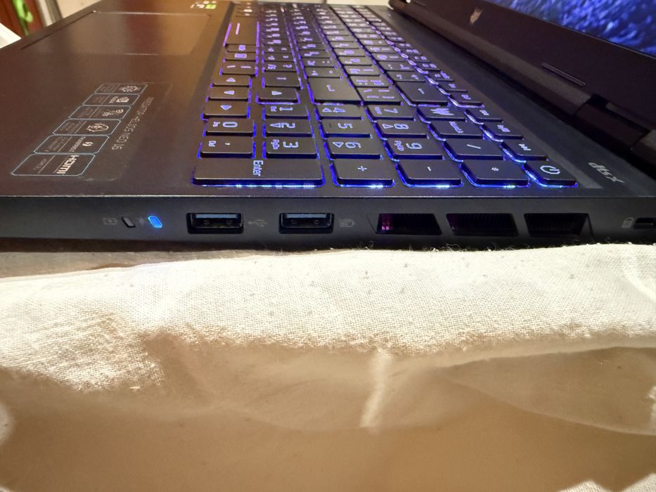 Геймърски лаптоп Acer Predator Helios Neo 16