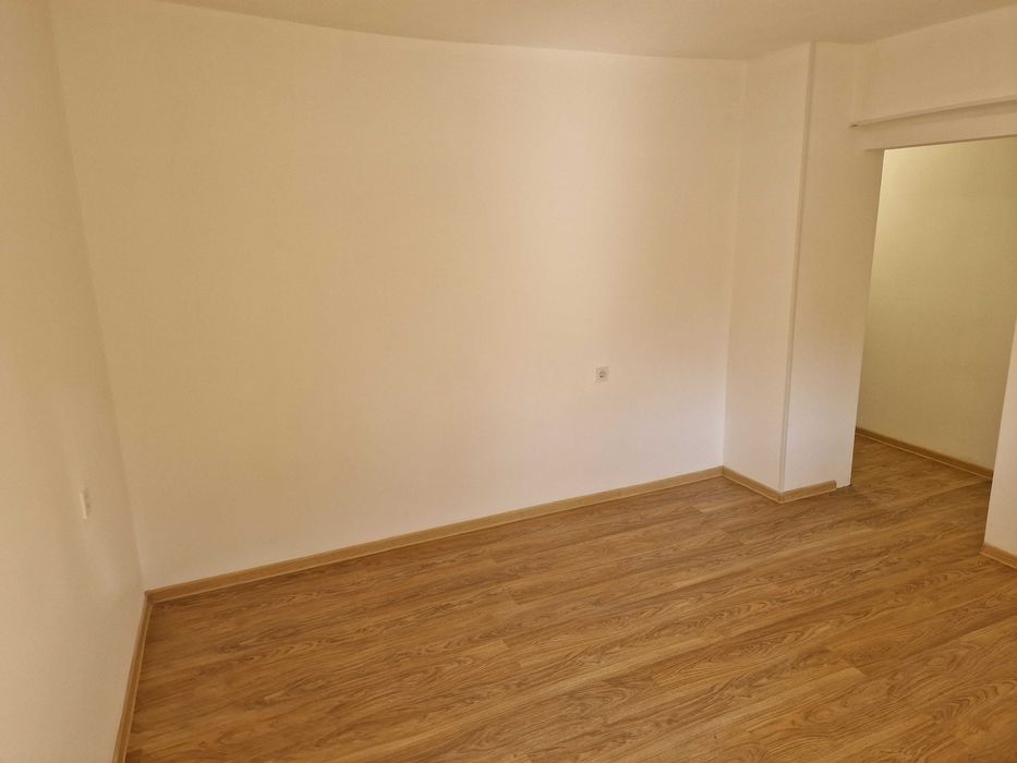 Продавам помещение в идеален център