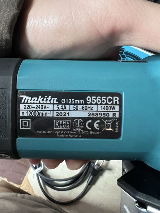 Vand flex Makita de 1400 watt (9565CR)