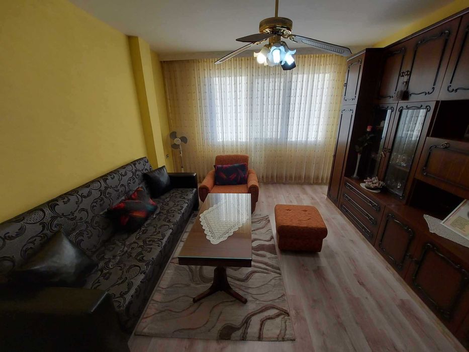 Продава се Двустаен апартамент в Търговище, Център - 68 кв.м за 1260 €/кв.м - Снимка #2