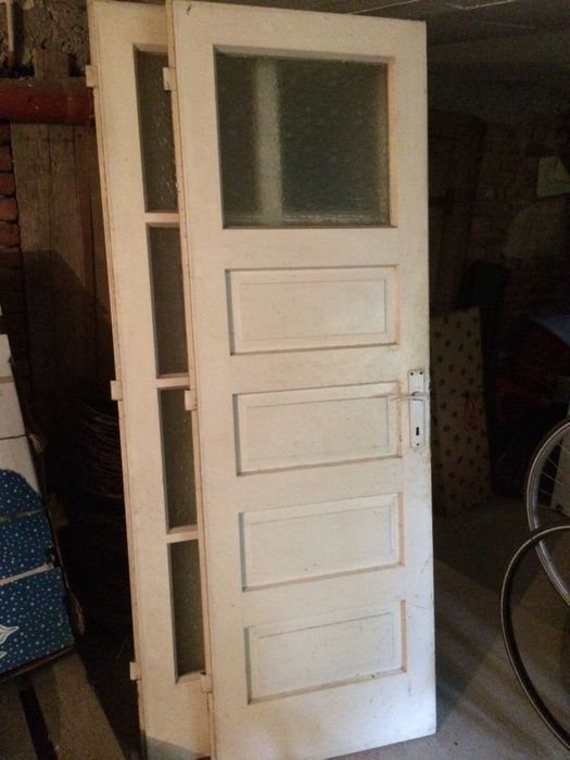 vand usi lemn clasic