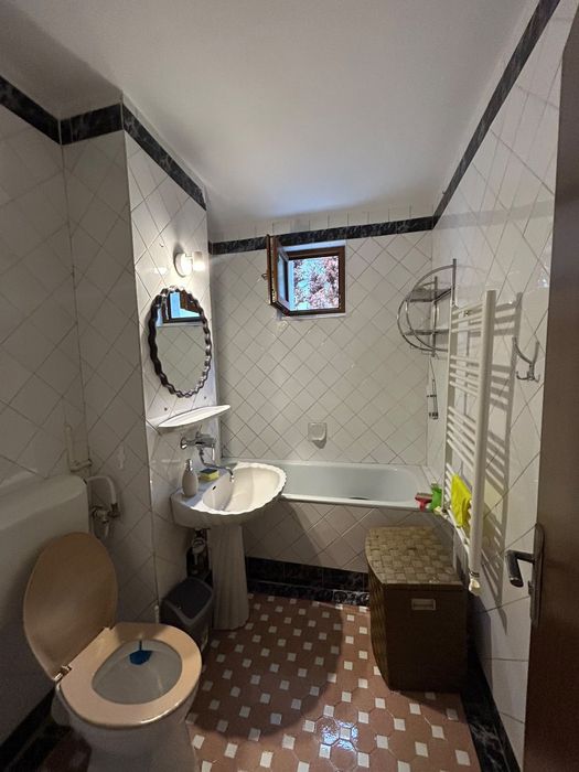 Închiriez apartament două camere
