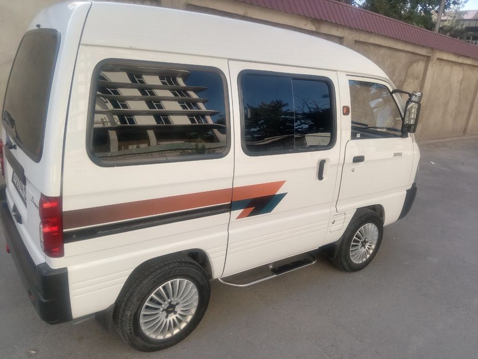 Moshina sotiladi Damas