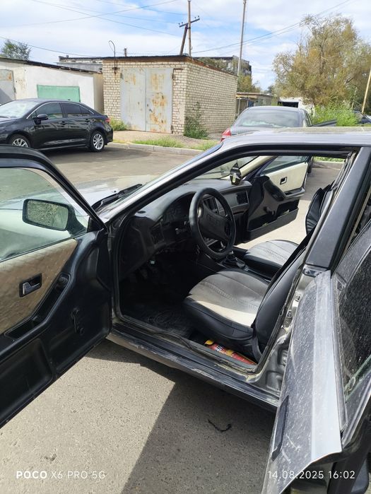 Продам Ауди 80 в среднем состоянии