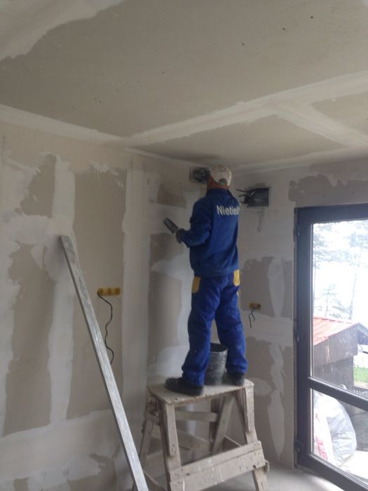 Полагане на гипсокартон, ламинат, декоративна мазилка и елементи