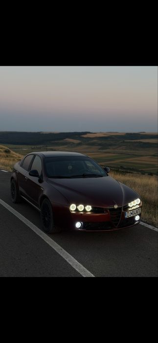 Vând Alfa Romeo 159
