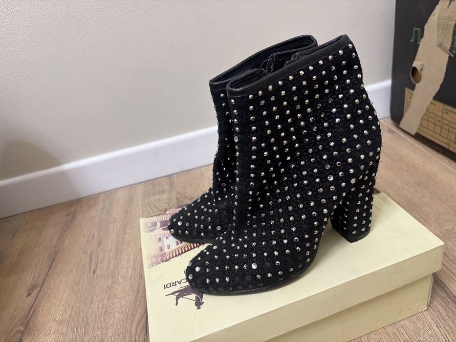 продаются Обувь Женский размер 36