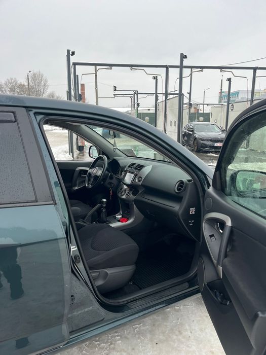 Vând Toyota Rav 4 D cat 2.2 Diesel