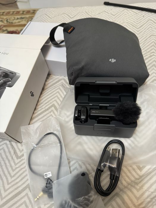 Микрофон DJI Mic Mini(2TX + 1RX + Charging Case) черный