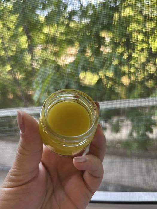 Мехлем от пчелен восък – природна грижа за кожата