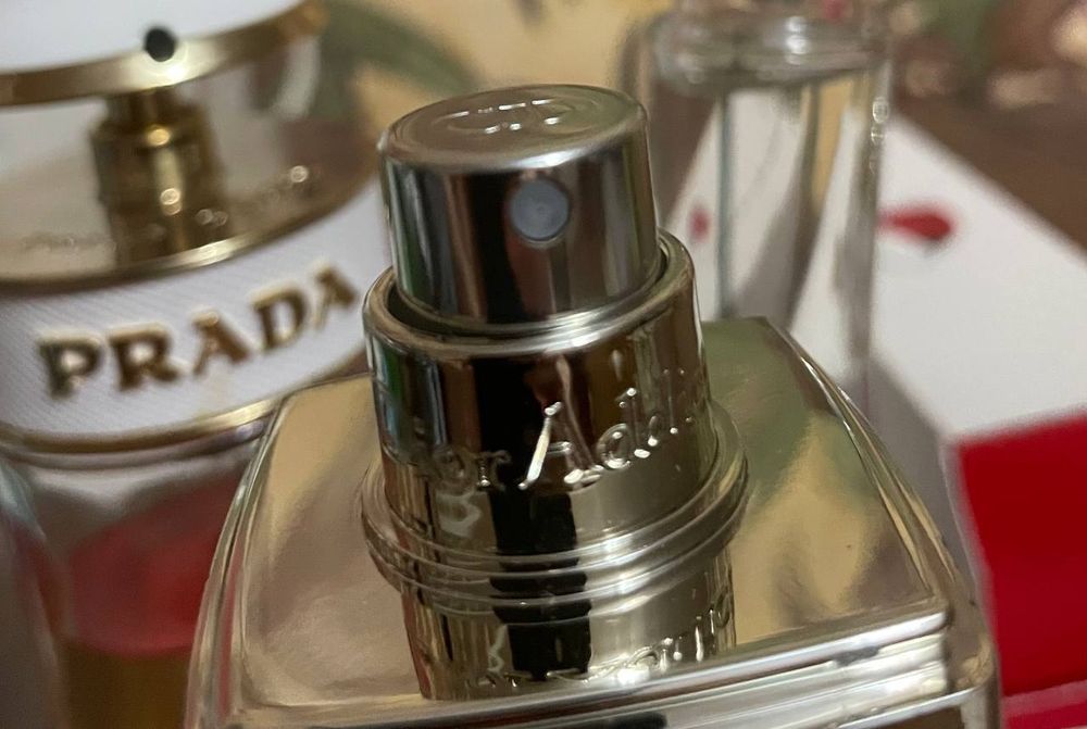 Парфюм Kenzo, Prada, Dior.