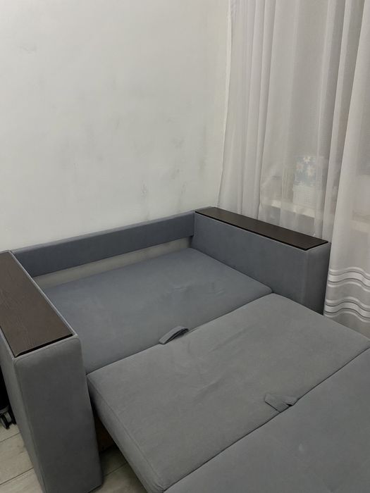 Срочно продам книжку диван!