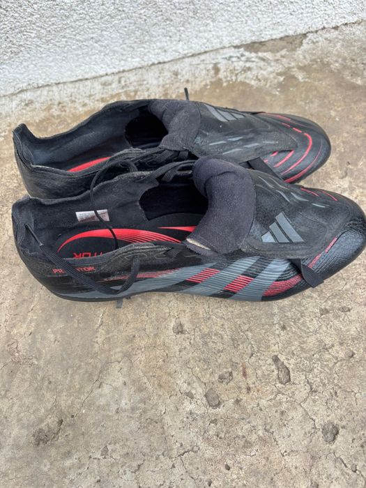 Vând ghete de fotbal Adidas Predator black mărimea 44,preț fix 250 ron