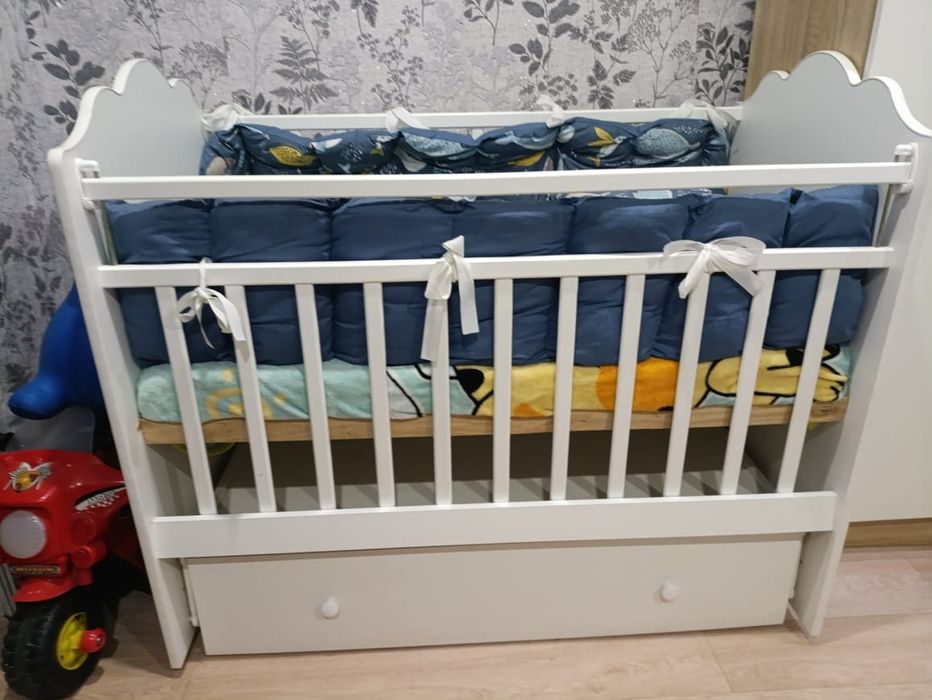 Продам детскую краватку