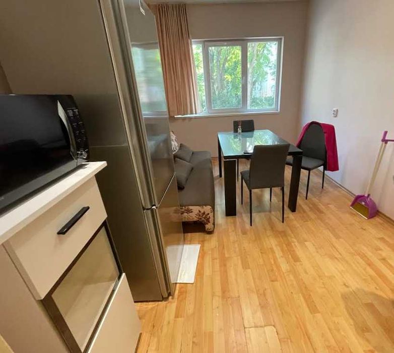 Дава се под наем Тристаен апартамент в Бургас, Възраждане - 80 кв.м за 300 € - Снимка #2