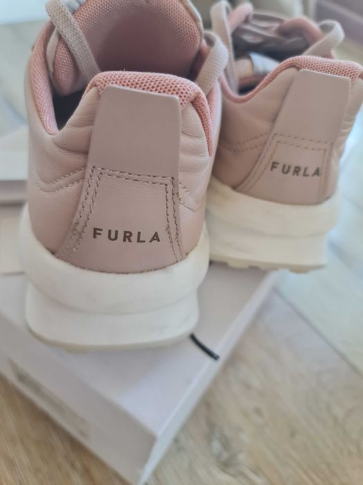 Спортен шик Furla естествена кожа , миналогодишна кокекция