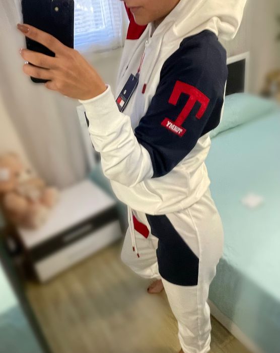 Дамски спортен екип Tommy Hilfiger NEW COLLECTION