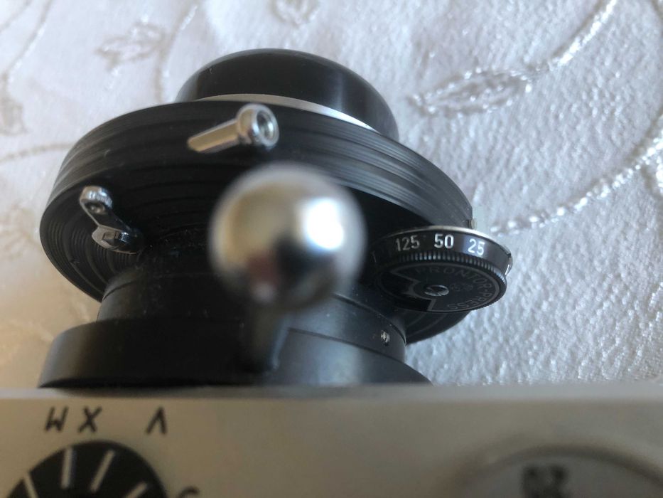 Микроскопски фотоапарат Carl Zeiss Jena Werra с микроскопски адаптер от 60-те произведен в ГДР, лентов 35 мм, изключително рядък, чисто нов