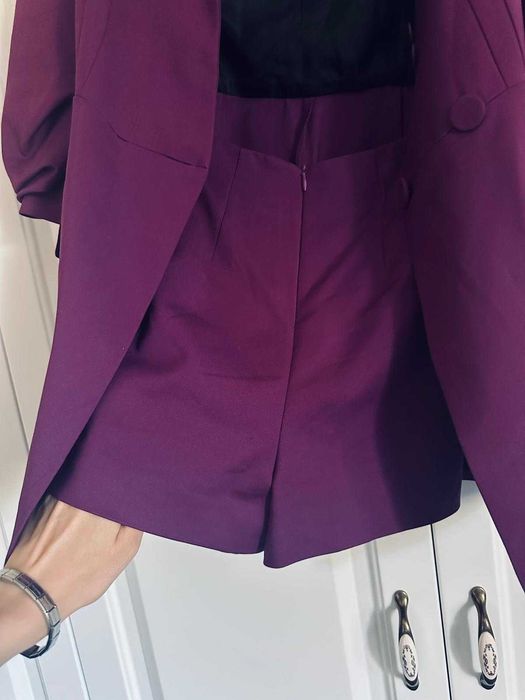 Compleu Zara mov , sacou si pantalon scurt marimea S