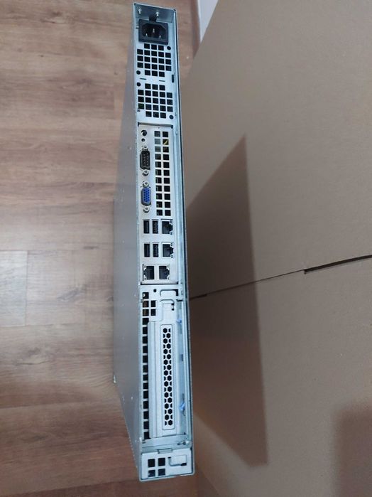 Server 1U Chenbro RM11602, 2x Xeon X5670, 16GB DDR3, 2xCaddy SATA 3.5" LFF