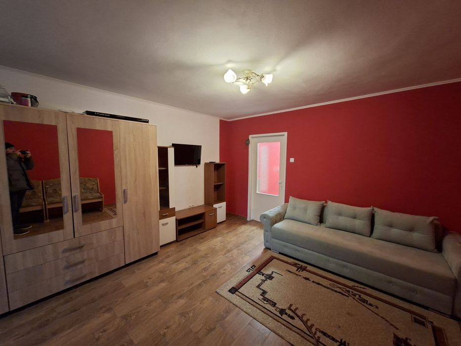 Inchiriez garsoniera 30mp , D parter