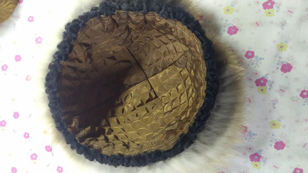 Женская шапка из натурального меха