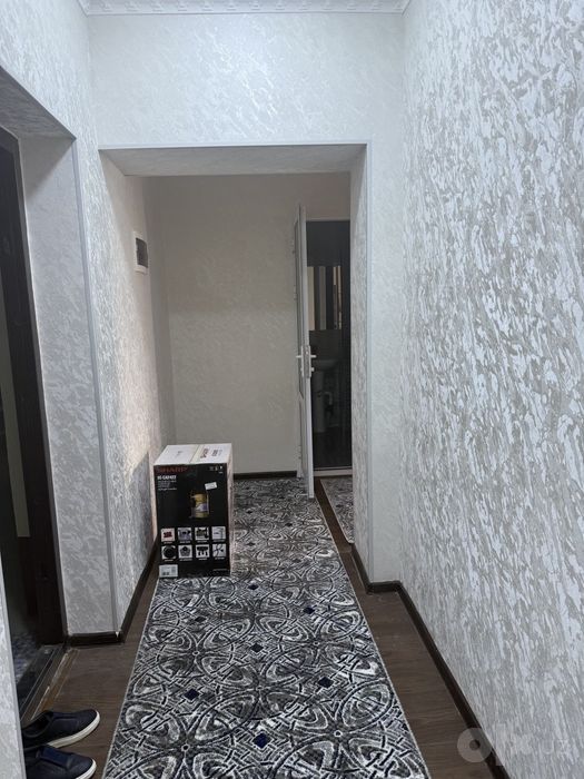 Срочно задаётся квартира 2х комнатная адреса еркин савдо 330$ торг