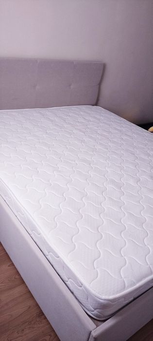 Кровать с матрасом 160×200
