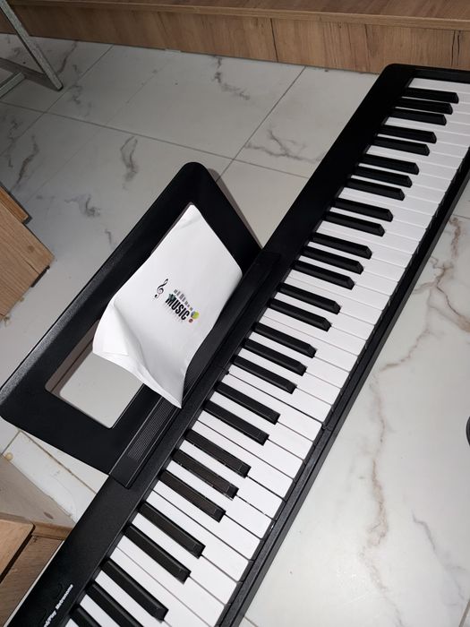 Elektron pianino 88 klavishli yangi hamma narsasi qoshb beriladi