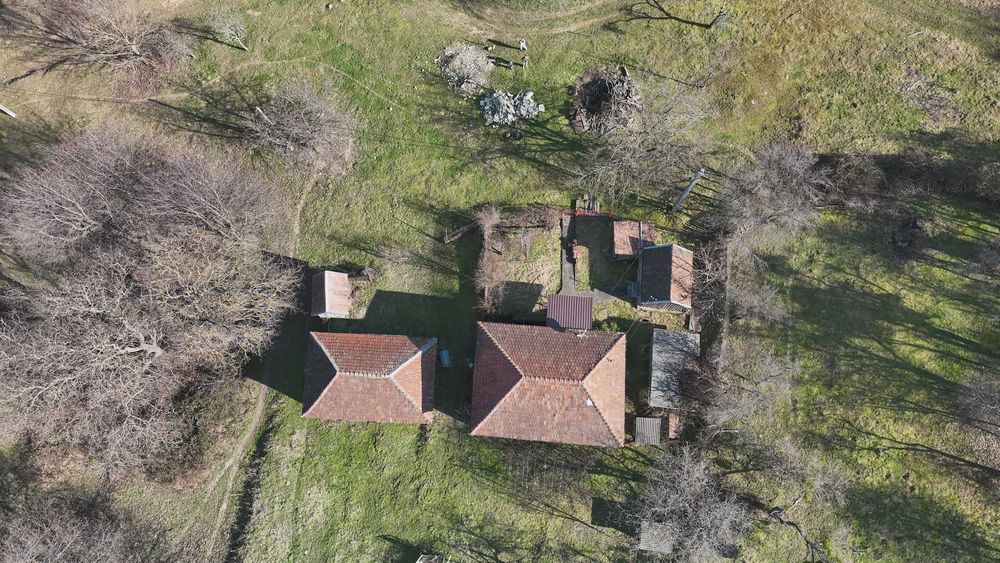 Teren cu casa de vanzare