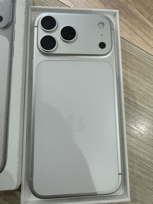 iPhone 17 Pro Max Silver 256gb