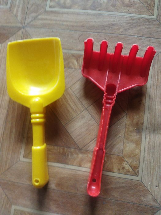 Лапаточка и ковшик.