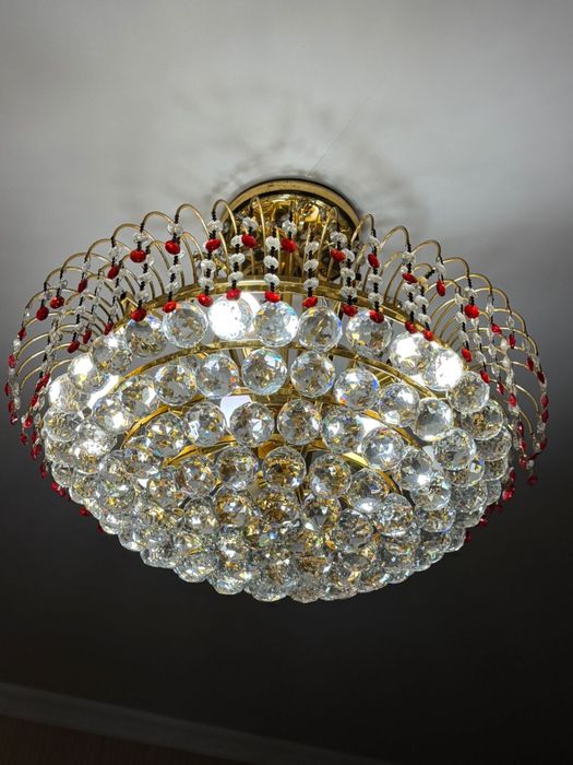 Люстра диаметр 60см