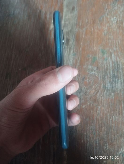 Telefonim sotiladi buni sotib berina