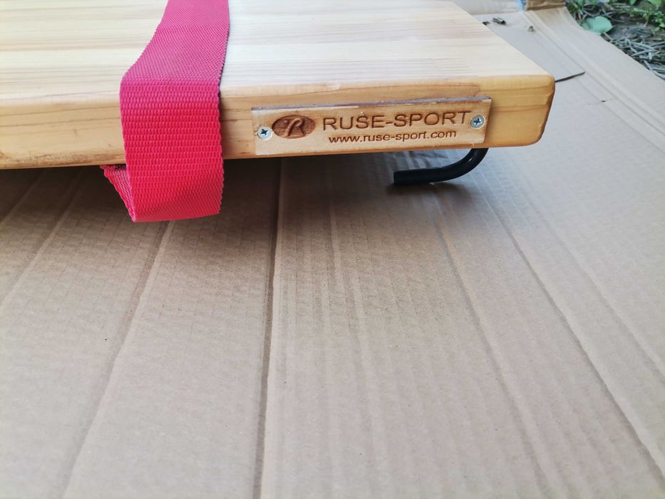 Пейка за коремни преси за шведска стена