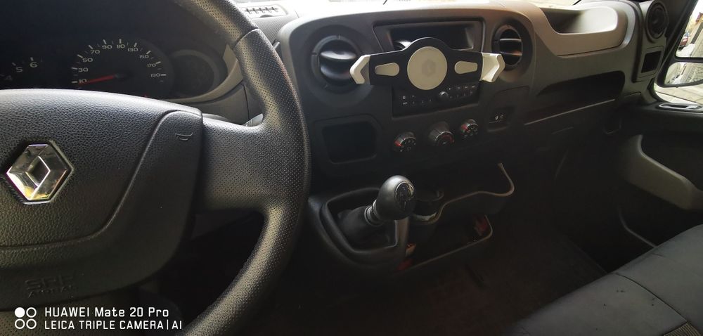 Vând Renault master 3